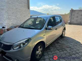 $5,000 Renault Sandero - $5,000 2