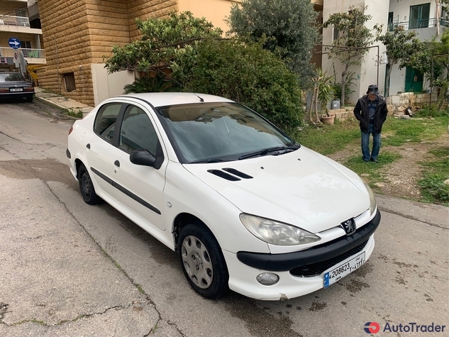 $2,300 Peugeot 206 - $2,300 1