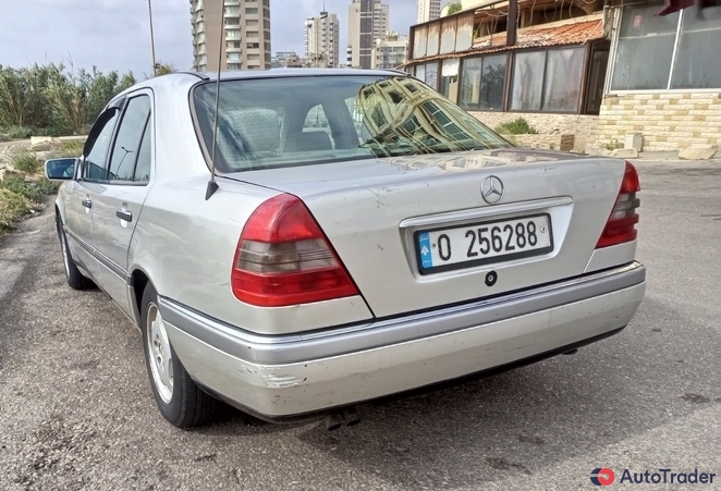 $2,700 Mercedes-Benz 280C - $2,700 2