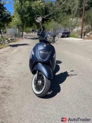 $1,000 Vespa Px200 - $1,000 1