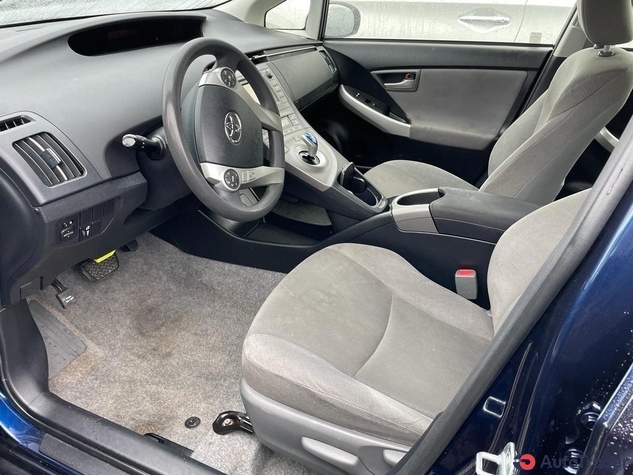 $12,500 Toyota Prius - $12,500 4