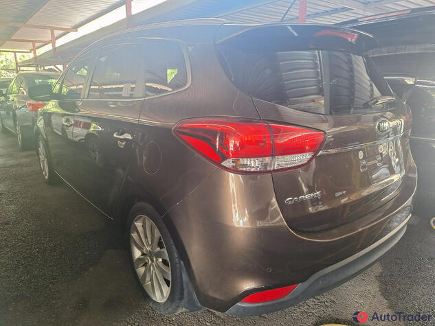 $10,500 Kia Carens - $10,500 5