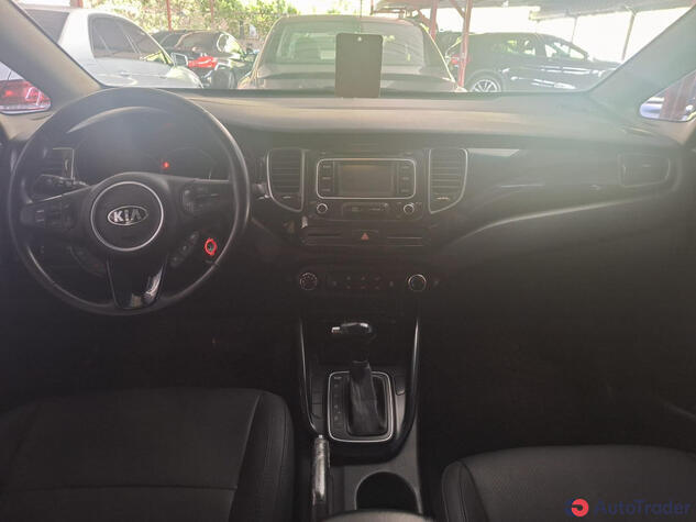 $10,500 Kia Carens - $10,500 9