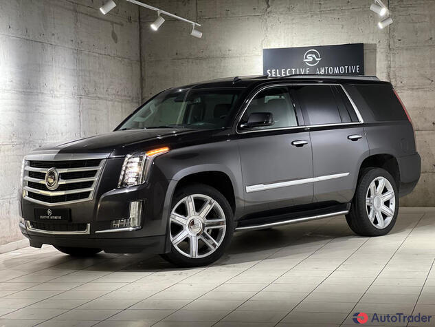 $34,800 Cadillac Escalade - $34,800 2