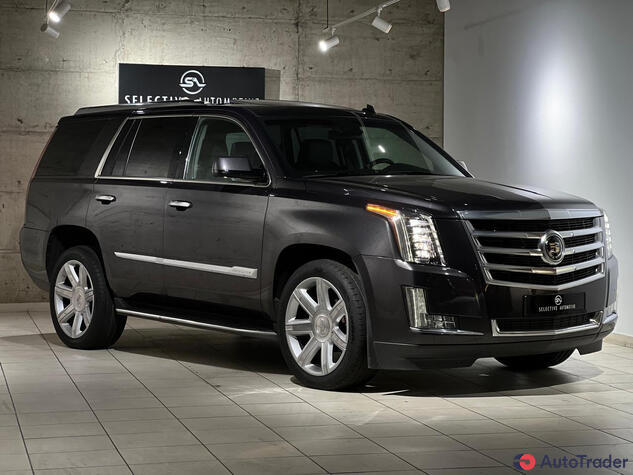 $34,800 Cadillac Escalade - $34,800 1