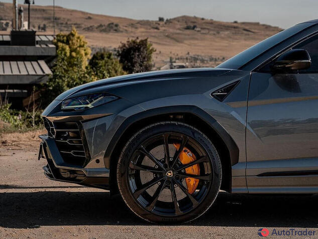 $0 Lamborghini Urus - $0 6