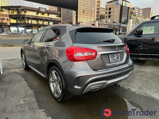 $25,000 Mercedes-Benz GLA - $25,000 6