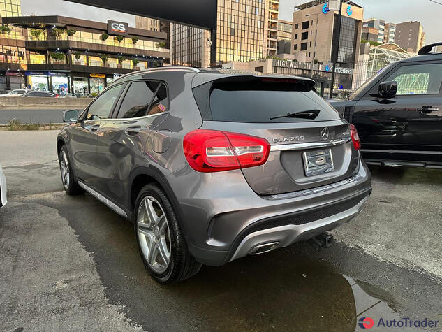 $25,000 Mercedes-Benz GLA - $25,000 6