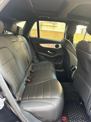 $32,000 Mercedes-Benz GLC - $32,000 8