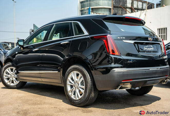 $42,000 Cadillac XT5 - $42,000 8