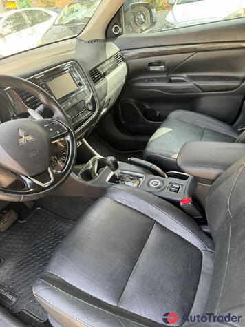 $16,000 Mitsubishi Outlander - $16,000 4