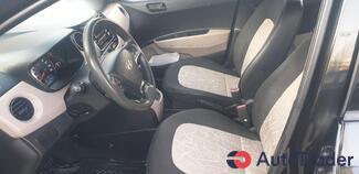 $7,300 Hyundai Grand i 10 - $7,300 9