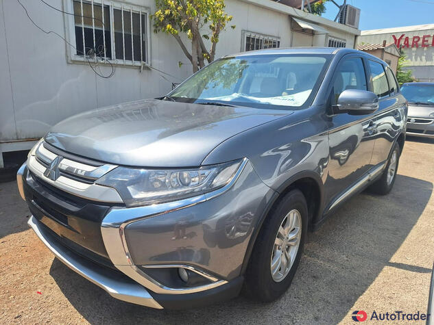 $14,000 Mitsubishi Outlander - $14,000 1