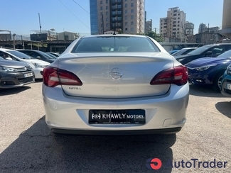 $8,000 Opel Astra - $8,000 4