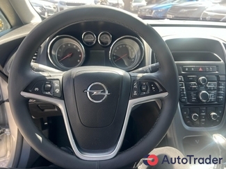 $8,000 Opel Astra - $8,000 10