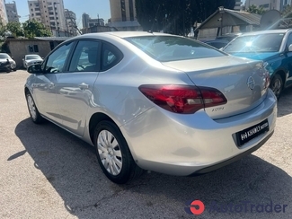 $8,000 Opel Astra - $8,000 5