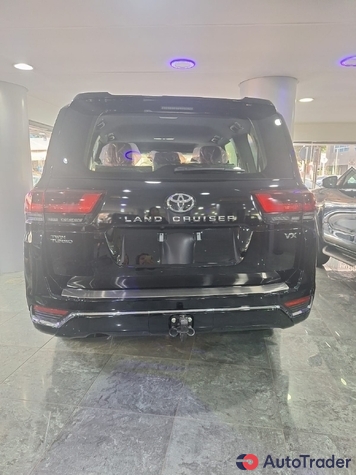 $130,000 Toyota Land Cruiser - $130,000 4