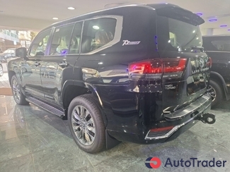 $130,000 Toyota Land Cruiser - $130,000 5