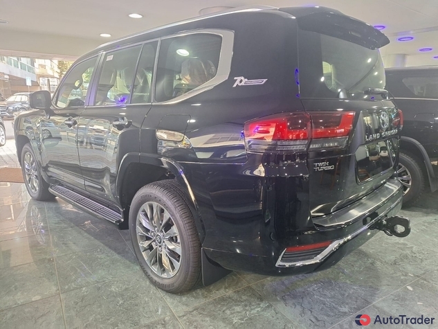 $130,000 Toyota Land Cruiser - $130,000 5