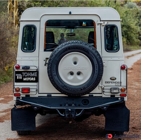 $110,000 Land Rover Defender - $110,000 4