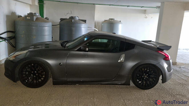 $10,000 Nissan 370Z - $10,000 8