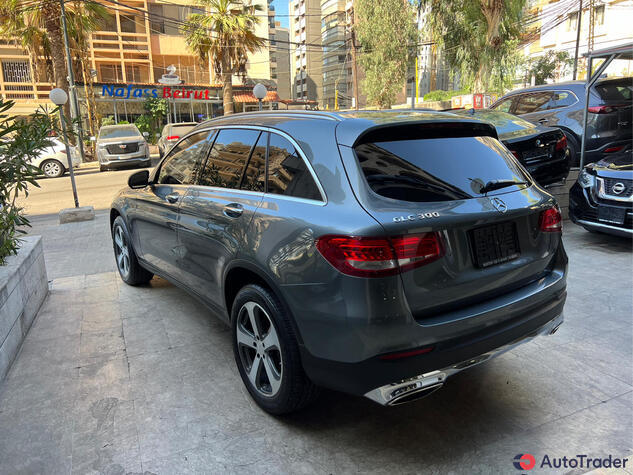 $22,000 Mercedes-Benz GLC - $22,000 4